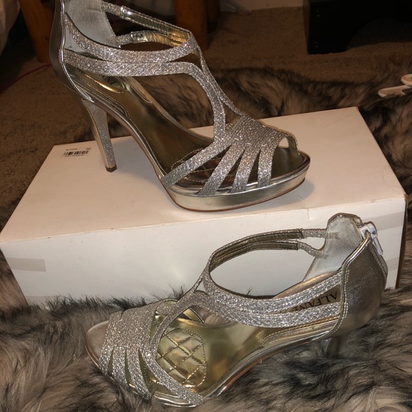 Heels - Prom shoes - Picture 2 of 2